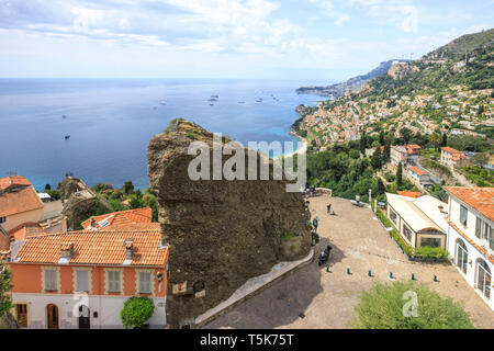 Frankreich, Alpes Maritimes, Roquebrune Cap Martin, Ansicht von oben an der Stelle des Deux Frères, die Rock und Monaco im Hintergrund // Frankreich, Alpes-Mar Stockfoto