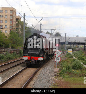 LMS Princess Coronation Class 6233 Herzogin von Sutherland Dampflok, Ealing Broadway Station, London, UK, 25. April 2019, Foto von Richard Goldsc Stockfoto