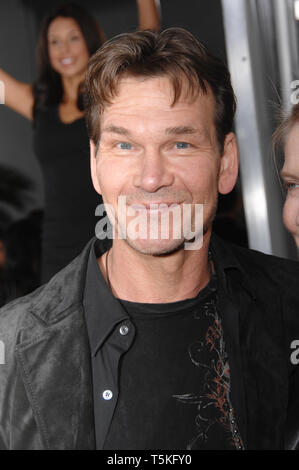 LOS ANGELES, Ca. Dezember 13, 2006: Patrick Swayze bei der Weltpremiere von "Rocky Balboa" im Grauman Chinese Theater, Hollywood. Bild: Paul Smith/Featureflash Stockfoto