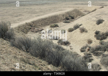 Erdbeben - verbogen Bett von Wallace Creek auf der San Andreas Störung: Nordamerikanische Platte auf der Rechten, die Pazifische Platte auf der linken Seite, Kalifornien. Digital Photo Stockfoto