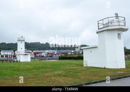 Le Becquet, Frankreich - 16. August 2018: Leuchtturm in Le Becquet de Luynes ist ein Dorf in Cherbourg-de-la-Rivière. Manche, Normandie, Frankreich Stockfoto