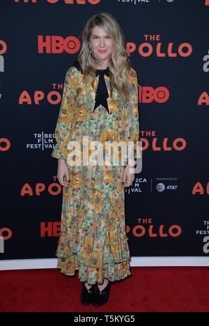 Lily Rabe in der Ankunftshalle für die Apollo Opening Night Premiere auf dem Tribeca Film Festival, das Apollo Theater, New York, NY, 24. April 2019. Foto: Kristin Callahan/Everett Collection Stockfoto