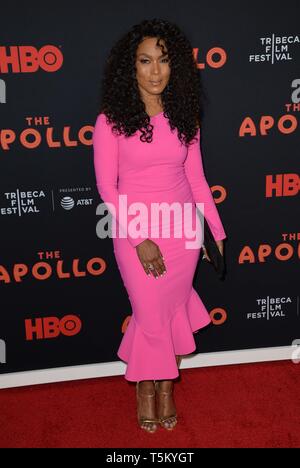 Angela Bassett in der Ankunftshalle für die Apollo Opening Night Premiere auf dem Tribeca Film Festival, das Apollo Theater, New York, NY, 24. April 2019. Foto: Kristin Callahan/Everett Collection Stockfoto