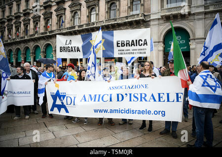 Die Jüdische Brigade während des Italien Tag der Befreiung feiern in Mailand, Italien, am 25. April 2019. Die Festa della Liberazione, auch bekannt als Jahrestag der Befreiung ist ein Nationaler italienischer Urlaub feiern das Ende der Besatzung durch die Nazis während des Zweiten Weltkrieges und den Sieg der Widerstand. Stockfoto