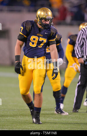 Dezember 12, 2014 - Orlando, Florida, USA - St. Thomas von Aquin defensive lineman Nicholas (Nick) Bosa (97) Während der Florida State High School Class 7 der Staat Meisterschaftspiel bei den Citrus Bowl am Dez. 12, 2014 in Orlando, Florida. Bosa, der an der Ohio State College Football zu spielen, wird erwartet, um in der Spitze der NFL Draft zu sein ...Â© 2014 Scott Miller, A., (Credit Bild: © Scott Miller, A./ZUMA Draht) Stockfoto