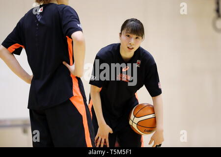 Ajinomoto National Training Center, Tokyo, Japan. 25 Apr, 2019. Mika Fujitaka (JPN), 25. April 2019 - Basketball: Japans Frauen Nationalmannschaft Training Camp an Ajinomoto National Training Center, Tokyo, Japan. Credit: Naoki Nishimura/LBA SPORT/Alamy leben Nachrichten Stockfoto