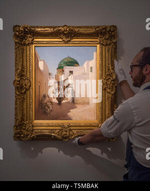 London, Großbritannien. 26. April 2019. Sotheby's im Nahen und Mittleren Osten Kunst verkauf Vorschau an der New Bond Street umfasst Künste der islamischen Welt des 20. Jahrhunderts im Nahen Osten Kunst, Orientalist verkauf Vorschau & Manoucher Yektai Ausstellung. Bild: Der Orientalist Verkauf. Rubens Santoro, Italienisch. Der sonnenbeschienenen Straße. Schätzung £ 40,000-60,000. Credit: Malcolm Park/Alamy Leben Nachrichten. Stockfoto