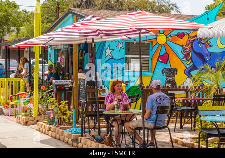 Bunte funky Daydreamers Cafe in Safety Harbor Florida Stockfoto