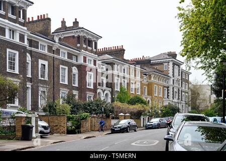 Exklusive Häuser an der Gloucester Road, Camden Town North London England Großbritannien Stockfoto