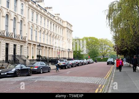 Häuser auf Park Square West, Regents Park London England Großbritannien Stockfoto