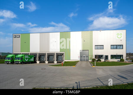 Ao Zweig. ao ist ein Online - nur Händler in Großbritannien, Deutschland und den Niederlanden. Es spezialisiert sich auf die Haushaltsgeräte und Elektrik. Stockfoto