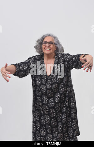 Mann umarmen auf weißem Hintergrund Stockfoto