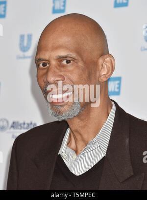 INGLEWOOD, CA - 25. April: Kareem Abdul-Jabbar kommt an der wir Tag Kalifornien 2019 im Forum am 25. April 2019 in Inglewood, Kalifornien. Stockfoto