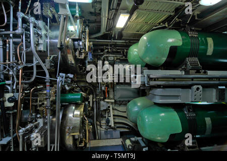 Der Torpedo Zimmer, mit Mk 48 ADCAP Torpedos, auf die Atom-Flotte von ballistischen Raketen-U-Boot USS Ohio (SSBN-726/SSGN-726). Stockfoto