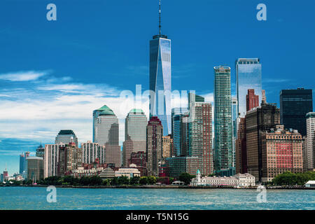 Manhattan von der Fähre Stockfoto