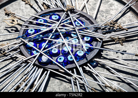 Evil Eye nazar Türkische traditionelle Amulett in die Shop in Kappadokien, Türkei Stockfoto