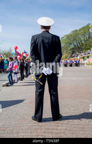 Russland, Nakhodka, 05.09.2017. Militärische Navy Officer Guards Parade am jährlichen Tag des Sieges am 9. Mai. Die Ehre des Sieges der UDSSR über Nazi-deutschland in Großer Stockfoto