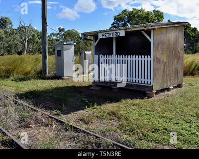 Ein aktuell Bahnhof verwendet nur zweimal in der Woche in einem abgelegenen Teil der Far North Queensland, Australi Stockfoto