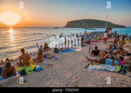 Sonnenuntergang in Cala Comte Strand. Sant Josep de sa Talaia. Ibiza Insel. Balearen. Inseln. Spanien Stockfoto