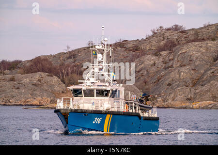 Göteborg, Sweden-April 16, 2019: Die schwedische Küstenwache patroling Gewässern des südlichen Archipel Stockfoto