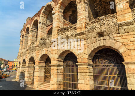 Die Arena von Verona, das römische Amphitheater in der Piazza Bra in Verona. Italien Stockfoto
