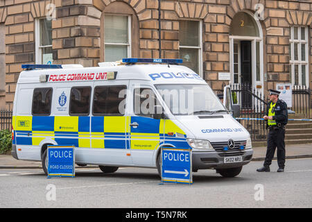 Chester Street, Bardley Walsh Tributes, Szene, Polizei, Wohnung Stockfoto