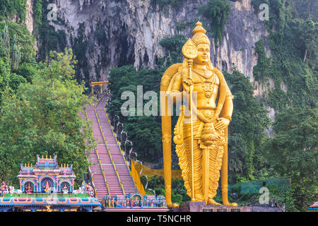 Batu Caves Statue und Eingang in der Nähe von Kuala Lumpur, Malaysia. Stockfoto