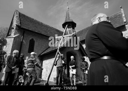 Prozession der Zeuge religiösen Anlass, Karfreitag 2019, Shanklin, Isle of Wight, Großbritannien. Stockfoto