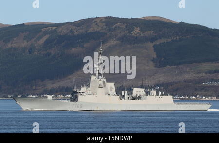SPS Cristobal Colon (F105), Alvaro de Bazan-Klasse Fregatte von der spanischen Marine, vorbei an Gourock zu Beginn der Übung gemeinsame Krieger 19-1. Stockfoto