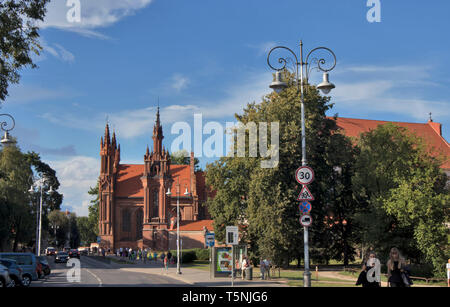 Vilnius, Litauen - 22 April 2019, St. Anna Kirche und der Kirche von St. Francis und Bernadine ensemble Stockfoto