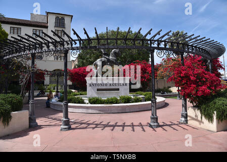 LOS ANGELES, CA/USA - 14. APRIL 2019: Statue der mexikanische Sänger, Schauspieler, songwriter, Producer und Pferdesport Antonio Aguilar in Downtown Los Ein Stockfoto