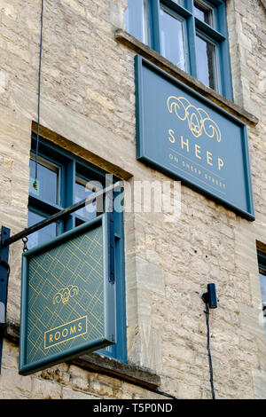 Um das Cotswold Stadt Stow-on-the-Wold Gloucestershire Großbritannien das Schaf Bar und Zimmer Stockfoto