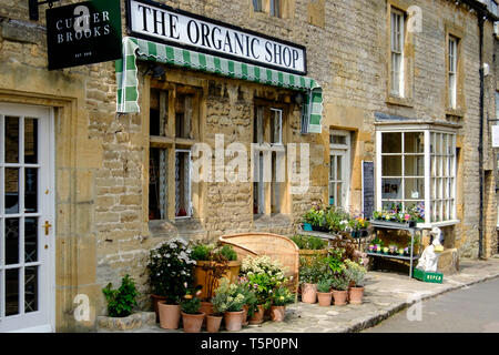 Um das Cotswold Stadt Stow-on-the-Wold Gloucestershire UK das organische Geschäft Stockfoto