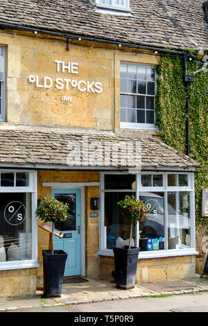 Um das Cotswold Stadt Stow-on-the-Wold Gloucestershire UK die alten Bestände Stockfoto