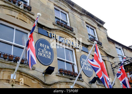 Um das Cotswold Stadt Stow-on-the-Wold Gloucestershire UK Das Talbot Hotel Stockfoto