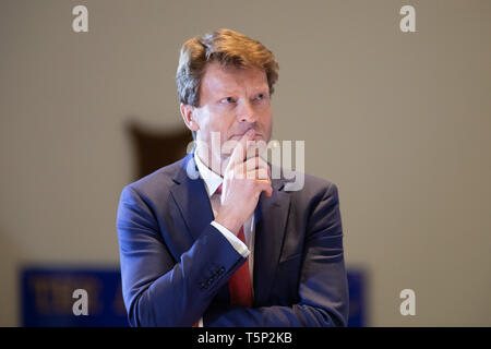 Brexit Partei Vorsitzender Richard Tice in einer Rede auf der Kundgebung an der Albert Hall Conference Centre, Nottingham statt. Stockfoto