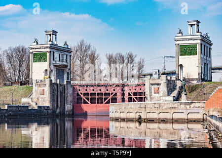 Blick auf das Gateway auf dem Fluss. Moskau. Russland. Stockfoto