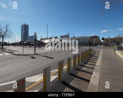 TURIN, Italien - ca. März 2019: Torino Porta Susa Bahnhof Stockfoto