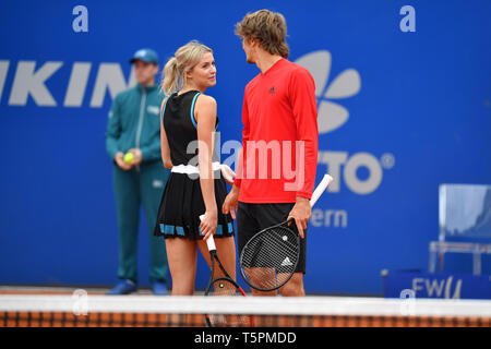 München, Deutschland. 26 Apr, 2019. Drücken Sie Termin - Promidoppel Lena Gercke/Alexander Zverev. Tennis BMW-Open 2019 am 26.04.2019 in München. | Verwendung der weltweiten Kredit: dpa/Alamy leben Nachrichten Stockfoto