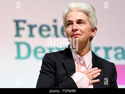 Berlin, Deutschland. 26 Apr, 2019. Marie-Agnes Strack-Zimmermann, Stellvertreter des Vorsitzenden der FDP, über die Wertschätzung der Mitglieder der Partei am 70. FDP-Bundesparteitag zufrieden. Quelle: Britta Pedersen/dpa-Zentralbild/dpa/Alamy leben Nachrichten Stockfoto