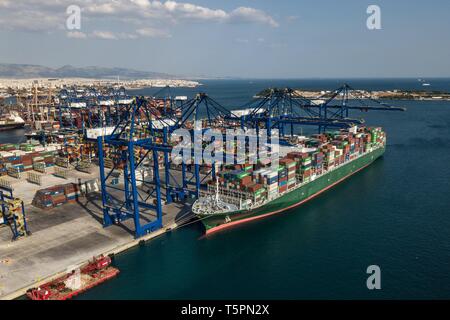 Peking, China. 25 Mai, 2018. Foto am 25 Mai, 2018 zeigt einen allgemeinen Blick auf den Hafen von Piräus in Griechenland. Credit: Lefteris Partsalis/Xinhua/Alamy leben Nachrichten Stockfoto