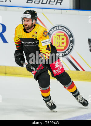 Regensburg, Deutschland. 25 Apr, 2019. Gerrit FAUSER, DEB 43 Deutschland, Österreich.,. Saison 2018/2019, Deutschland, Österreich Credit: Peter Schatz/Alamy leben Nachrichten Stockfoto