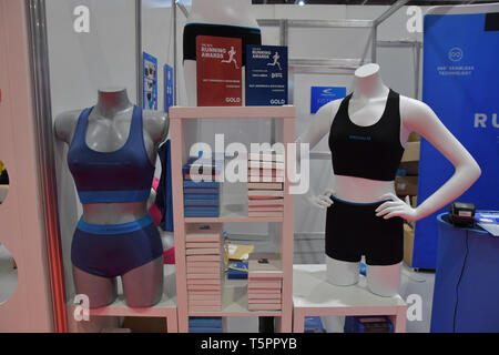 ExCeL London, UK. 26. Apr 2019. London Marathon Ausstellung 2019 - ExCeL London am 26. April 2019, London, UK. Bild Capital/Alamy leben Nachrichten Stockfoto