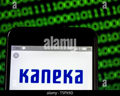 In der Ukraine. 26 Apr, 2019. In diesem Foto Illustration einer kaneka Corporation logo gesehen auf dem Smartphone angezeigt. Quelle: Igor Golovniov/SOPA Images/ZUMA Draht/Alamy leben Nachrichten Stockfoto