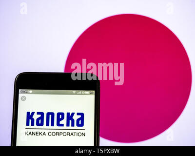 In der Ukraine. 26 Apr, 2019. In diesem Foto Illustration einer kaneka Corporation logo gesehen auf dem Smartphone angezeigt. Quelle: Igor Golovniov/SOPA Images/ZUMA Draht/Alamy leben Nachrichten Stockfoto