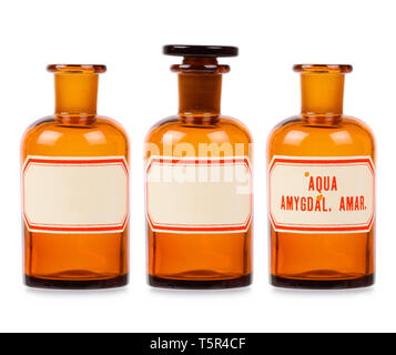 Leere vintage Medizin Pharmazie Medikament Flasche mit leeres Etikett offen und geschlossen auf weißem Hintergrund Stockfoto