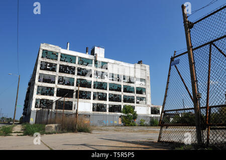 Die lange - Fischer Körper Anlage 21 in Detroit, Michigan, aufgegeben. Von Architekt Albert Kahn, die Automotive Body Werk 1919 gebaut wurde. Stockfoto