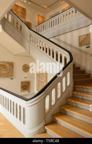 Eine Holztreppe in das National Museum, Kopenhagen, Dänemark. Stockfoto