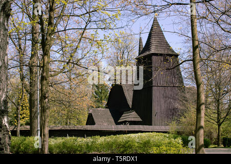 Historische, 16. Jahrhundert Kirche aus Holz. Hölzerne sakrale Architektur. Katowice, Polen. St. Michael der Erzengel. Kościół Św. Michała Archanioła. Stockfoto