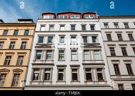 Hausfassade, Appartement Gebäude Exterieur - street view Stockfoto